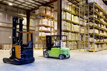 Scalable indoor positioning and communication system for logistics centers and warehouses